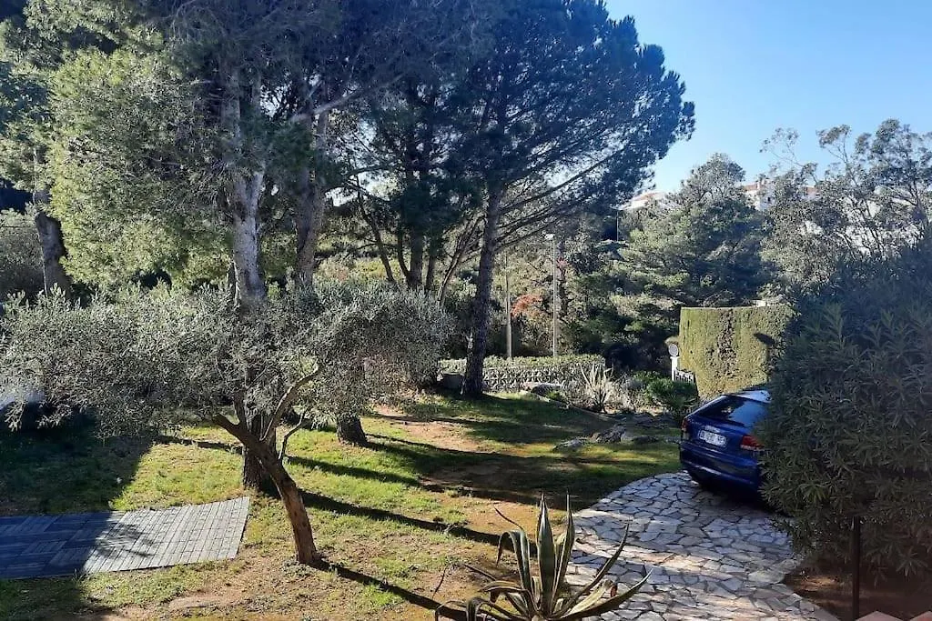 Villa A Rosas 0*,  España